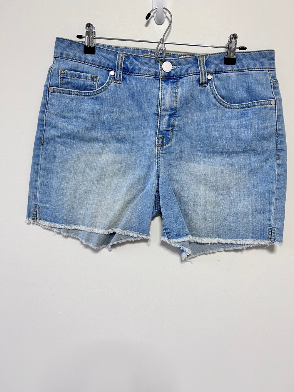 Seven 7 for All Man Kind Weekend Light Blue Denim Cutoff Women’s Size 12 Shorts